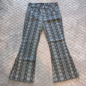 SNAKE SKIN PRINT BELL BOTTOM JEANS